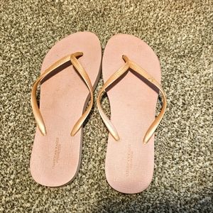 American Eagle Flip Flops